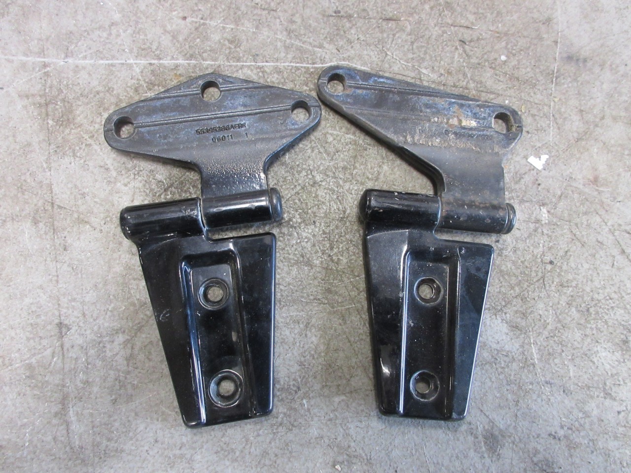 2007-2018 Jeep Wrangler JK OEM Right Passenger Side Door Hinges 55395386