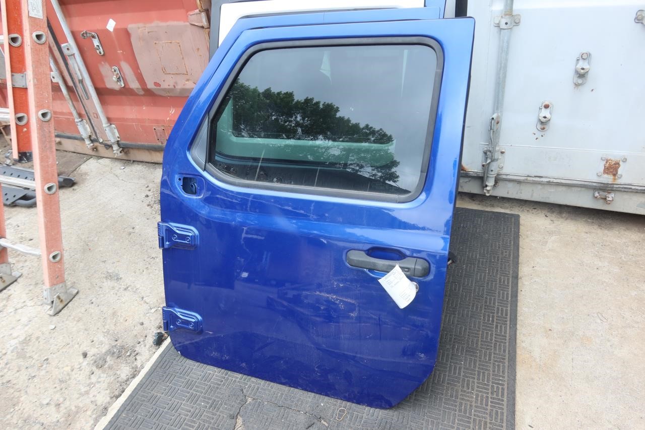 2018-2023 Jeep Wrangler Gladiator OEM Front Left LH Driver Door 68281911