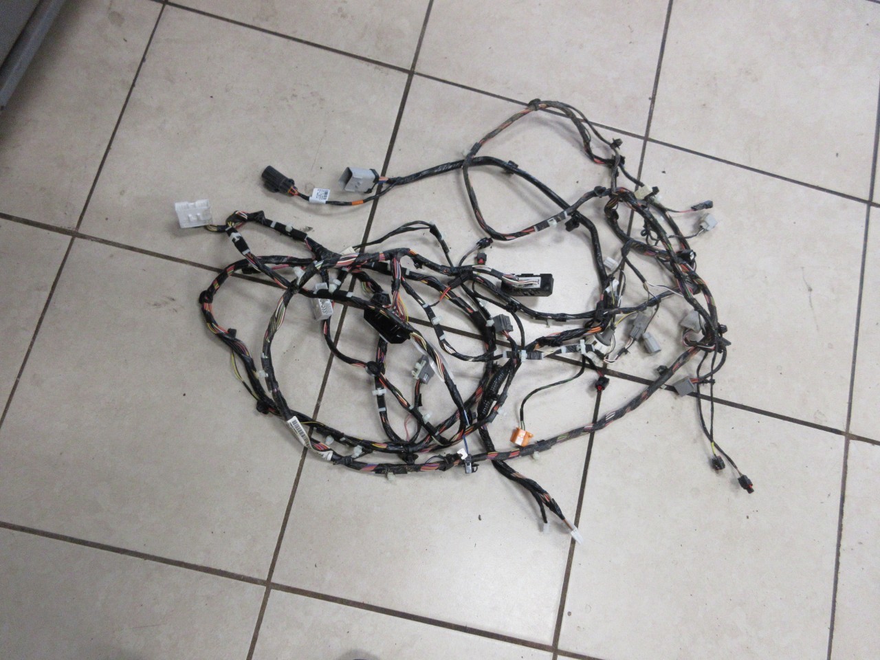 2019-2022 Jeep Grand Cherokee OEM Lift-Gate Wiring Harness 68401346