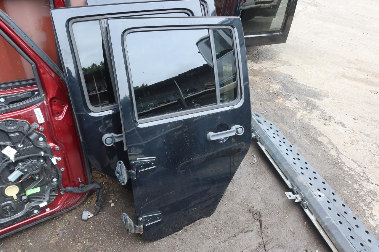 2011-2018 Jeep Wrangler JK JKU OEM Rear Left Driver Side Power Door PX8 68079599