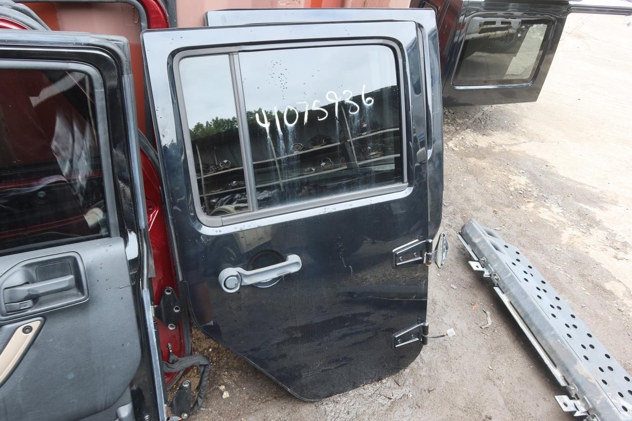 2011-2018 Jeep Wrangler JK JKU OEM Rear Right Passenger Door PX8 68079598