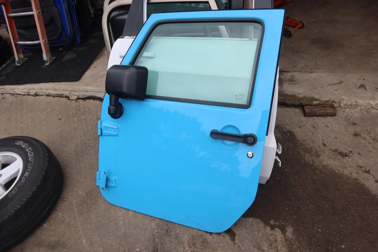 2011-2018 Jeep Wrangler JK JKU OEM Front Left Driver Door PQB 68079597