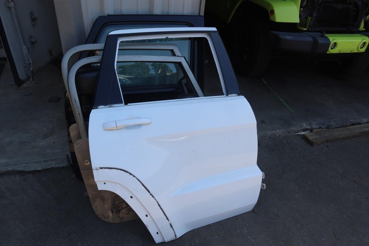 2011-2022 Jeep Grand Cherokee OEM Rear Right Passenger Door Shell 68258506
