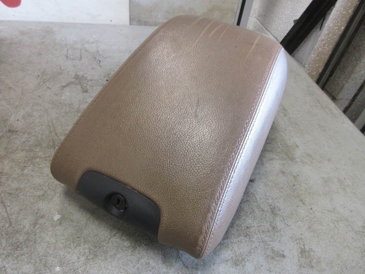 2016 2017 Jeep Wrangler JK OEM 75th Anniversary Armrest Lid Brown