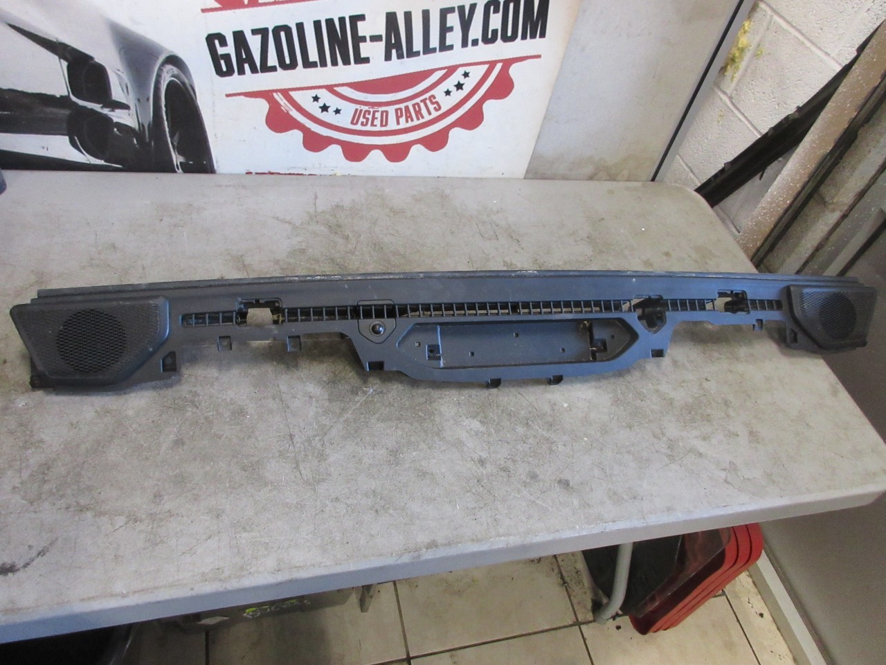 18-23 Jeep Wrangler JL OEM Defroster Grille Duct 6KN87TX7AD