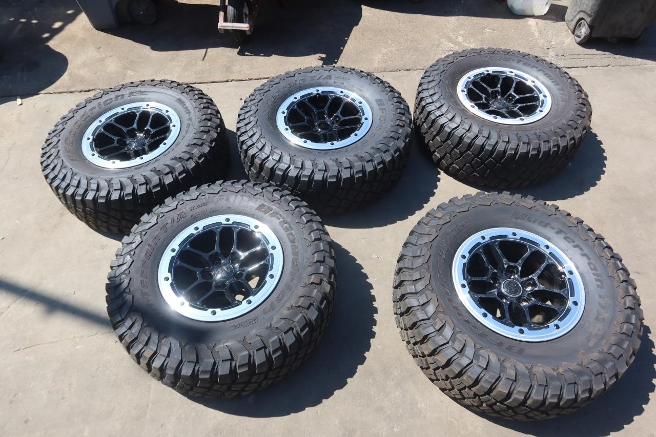 Defiant DF01 Set of 5 Wheels w/ BFGoodrich Tires 17x8 - 35x12.50R17