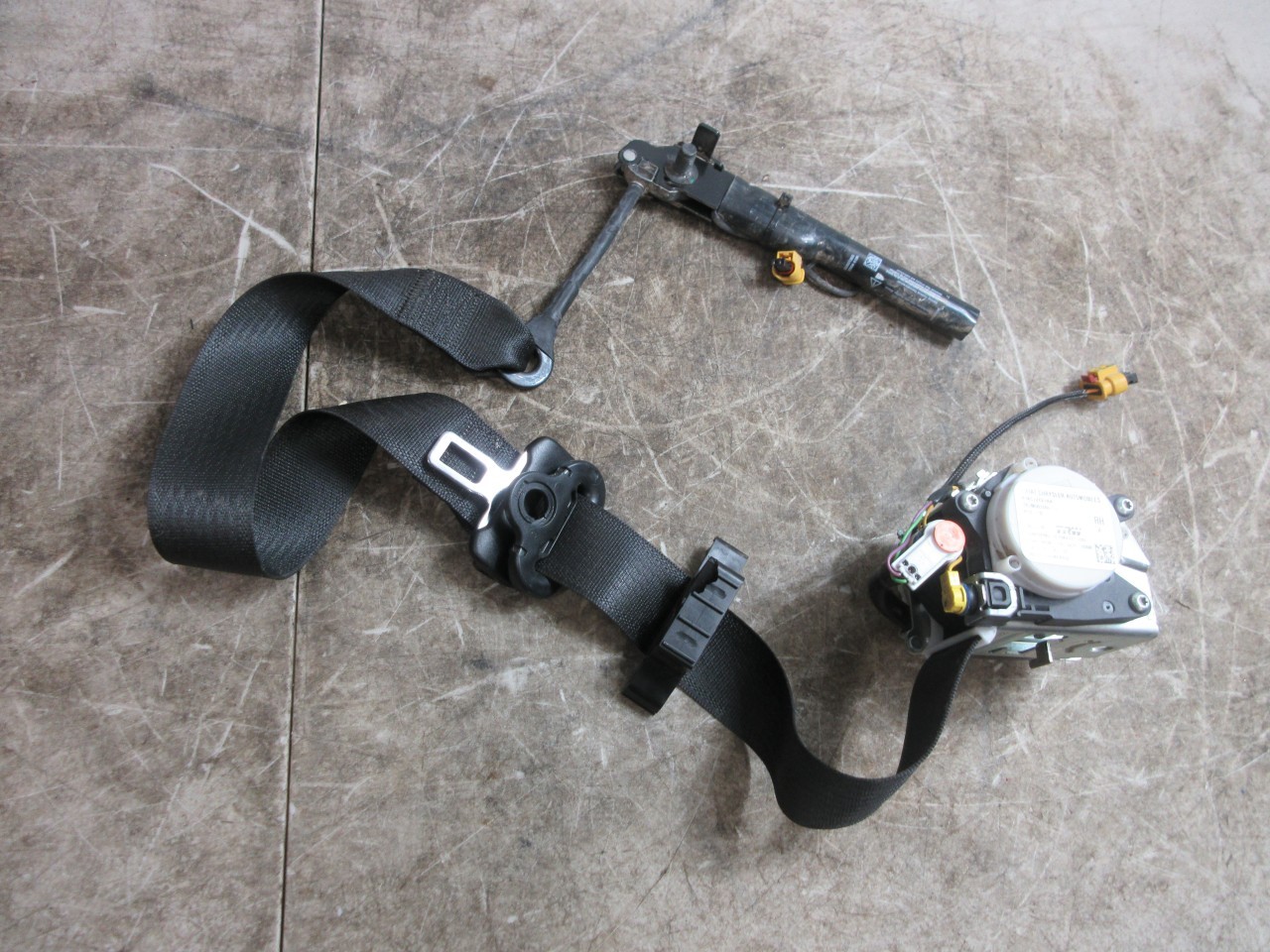 2022 2023 Jeep Wrangler JL Gladiator OEM Front Seat Belt Retractor 7KC74TX7AA