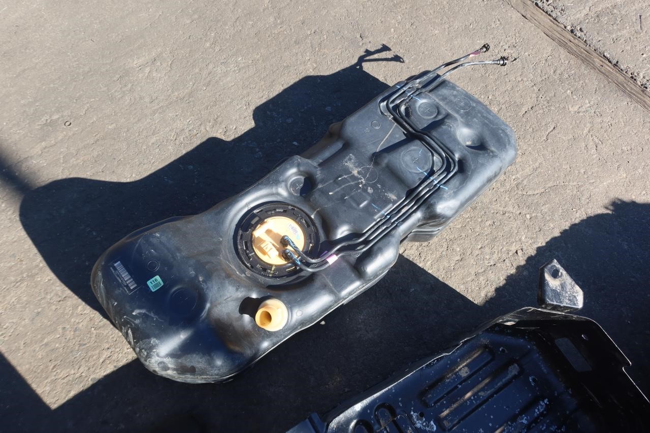 2020-2023 Jeep Wrangler JL 3.0L EcoDiesel OEM Fuel Tank w/ Fuel Pump 68414683