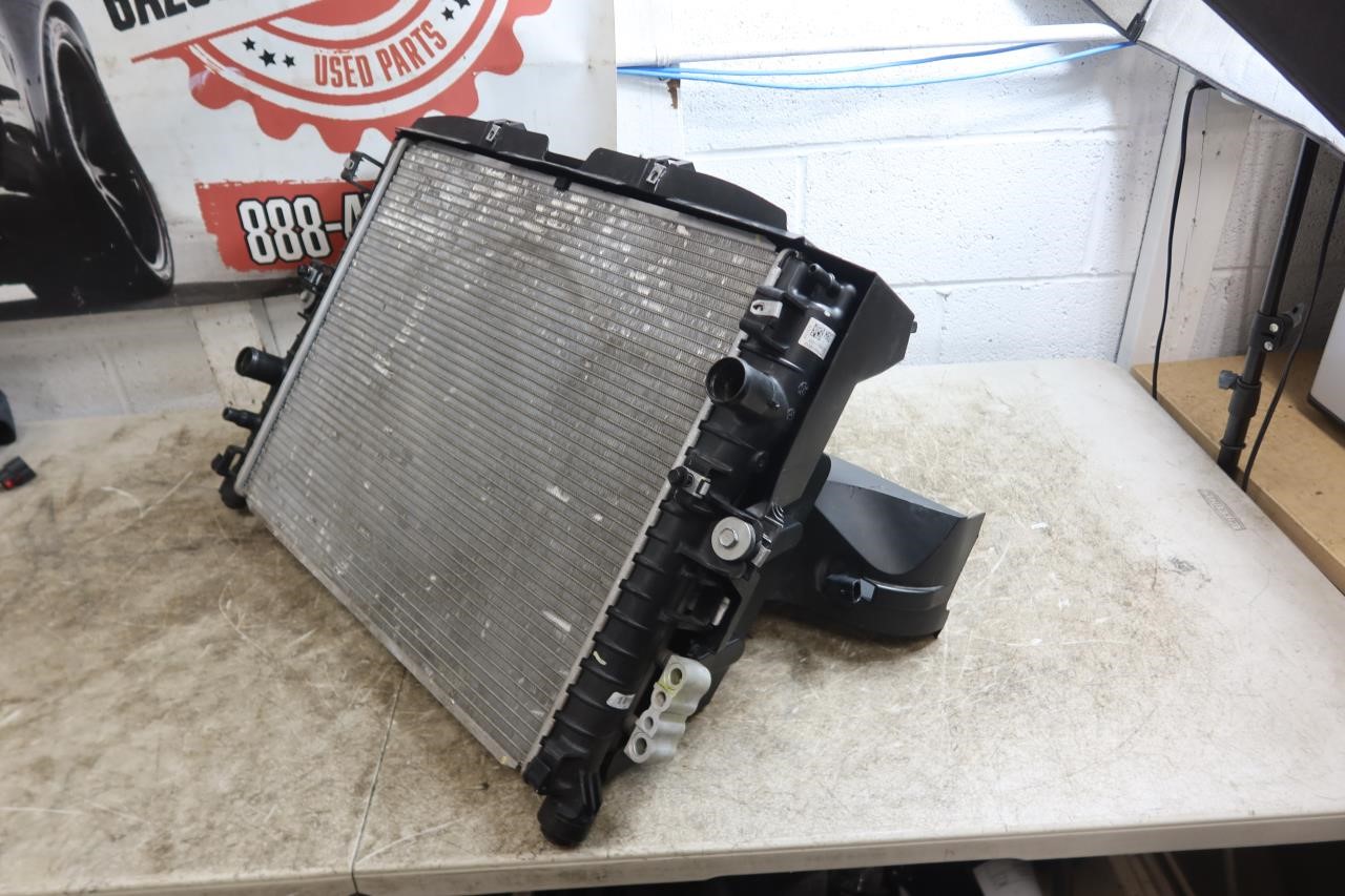 2014-2019 Chevy Corvette C7 OEM Radiator Cooling Assembly w/ Shroud