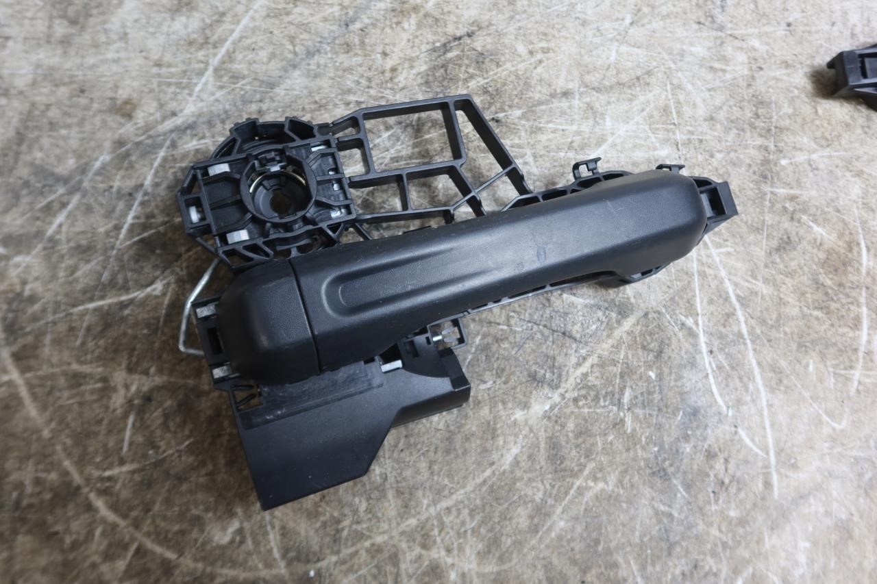 2018-2023 Jeep Wrangler JL OEM Front Left Outer Door Handle w/ Bracket 68282353