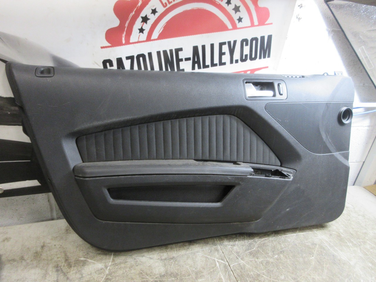 2013-2014 Ford Mustang OEM Front Left Driver Door Trim Panel DR3Z 6323943