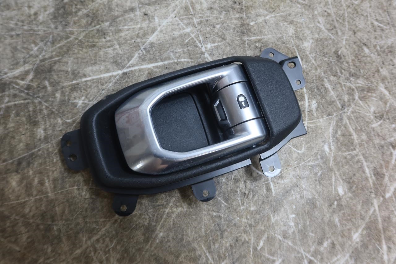2018-2023 Jeep Wrangler Gladiator OEM Front Right  Interior Door Handle 68282336