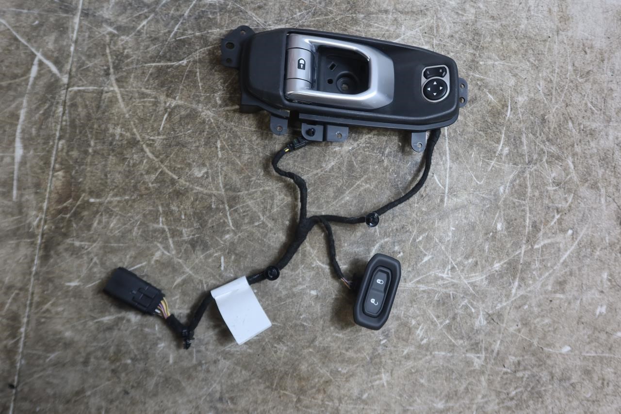 2018-2023 Jeep Wrangler Gladiator OEM Front Left Interior Door Handle 68282335