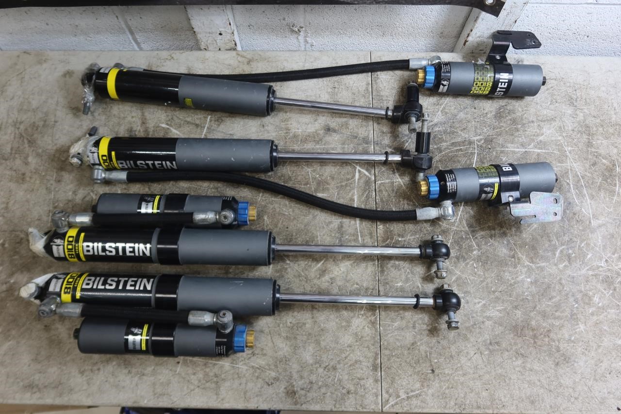 Jeep Wrangler JL Gladiator JT Bilstein B8 8100 Reservoir Shocks Strut Set