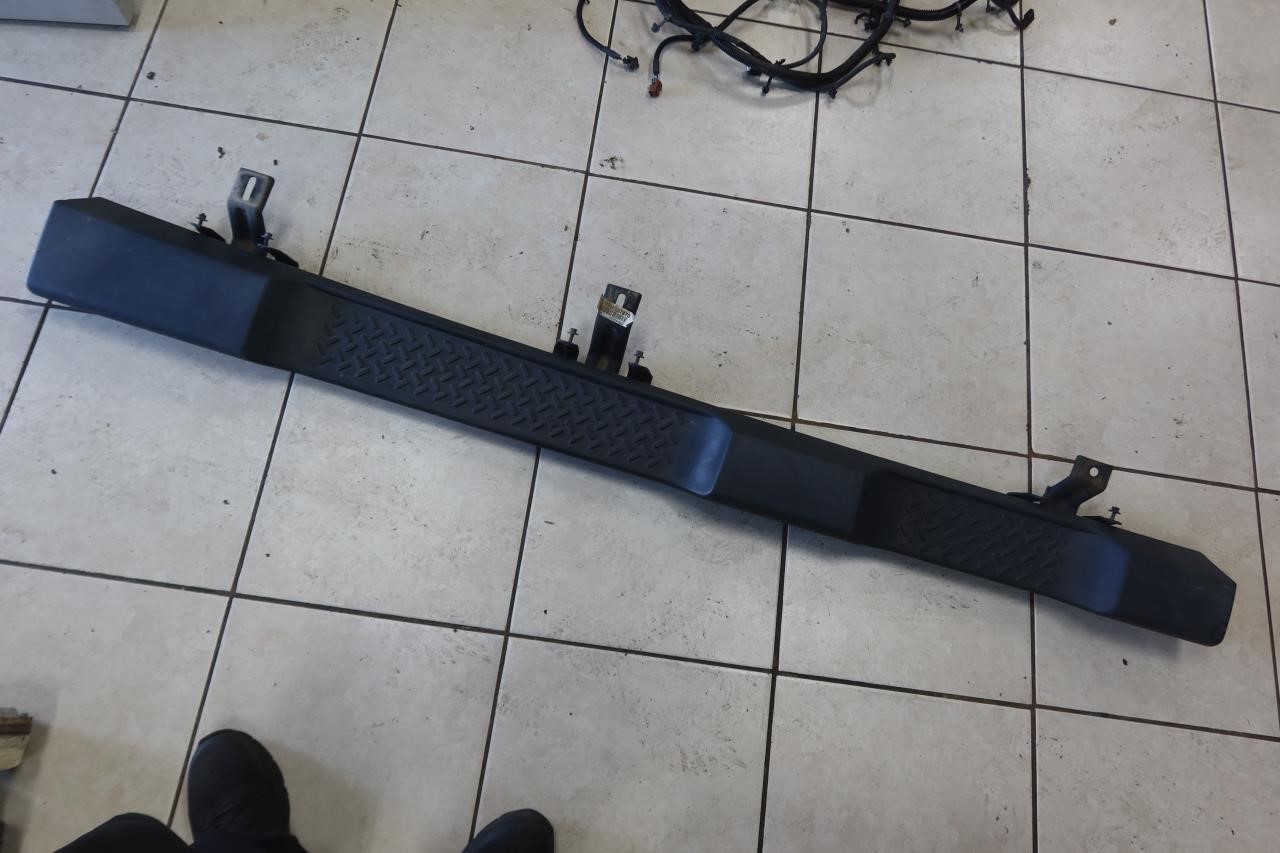 2007-2018 Jeep Wrangler JK JKU OEM Left LH Driver Running Board 55397415