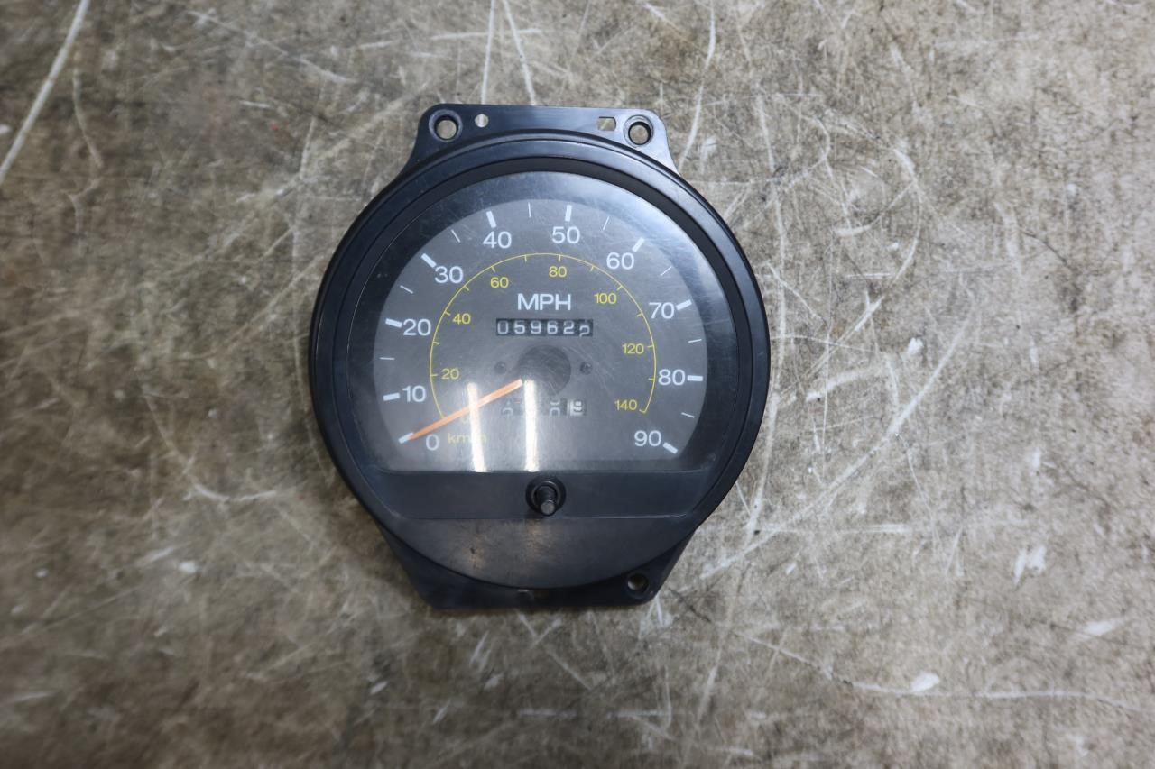 Nissan UD OEM Instrument Gauge Speedometer 25020 30Z09