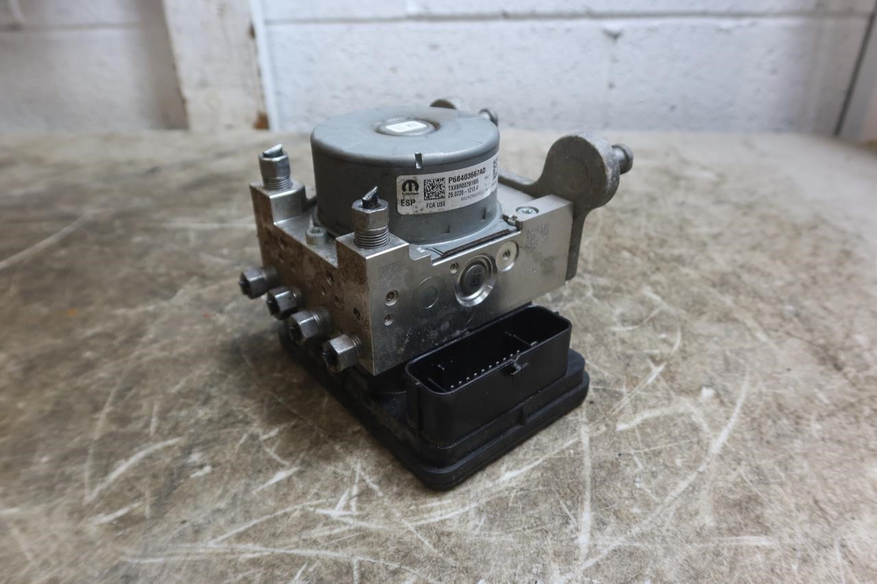 2018 2019 Jeep Wrangler JL OEM Anti Brake Lock System ABS Pump Assembly 68403667