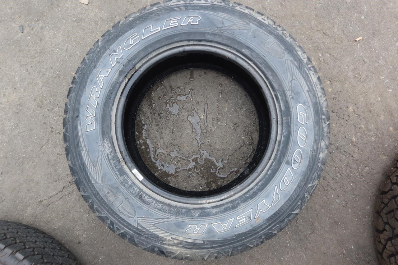 Goodyear Wrangler 245/75R17 Single Tire 