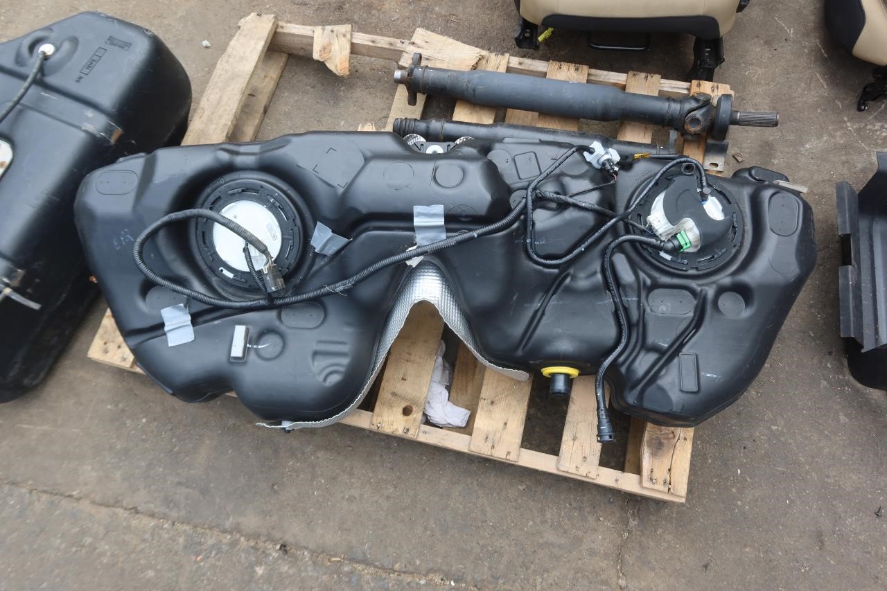 2017 Chevy Camaro ZL1 OEM Fuel Tank w/ Fuel Pumps 23375556 / 84049214