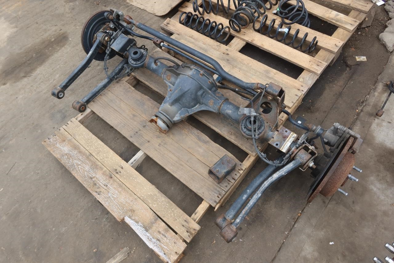 2018-2023 Jeep Wrangler JL OEM 220mm 4.10 Ratio Rear Axle Assembly 68294263