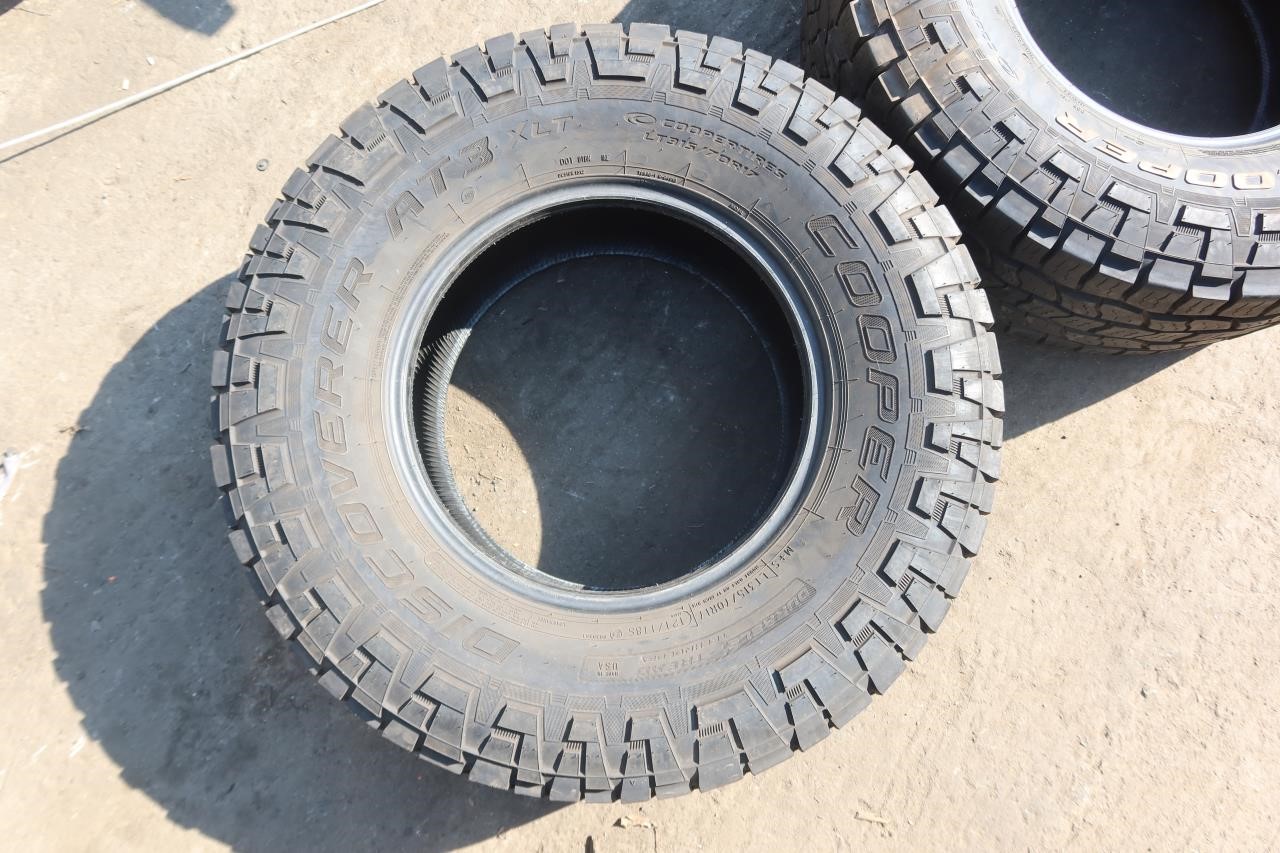Cooper Discoverer AT3 XLT LT315/70R17 Single Tire