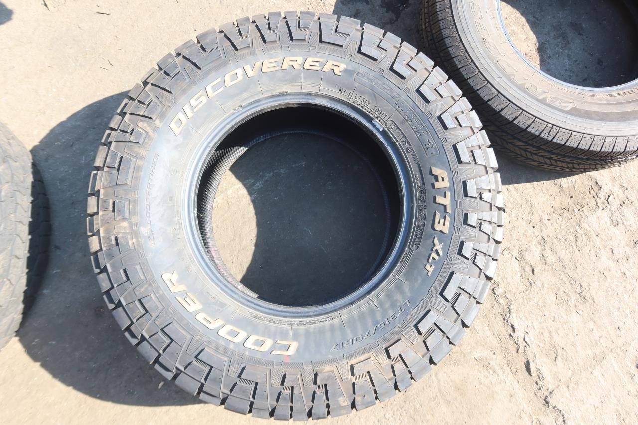 Cooper Discoverer AT3 XLT LT315/70R17 Single Tire