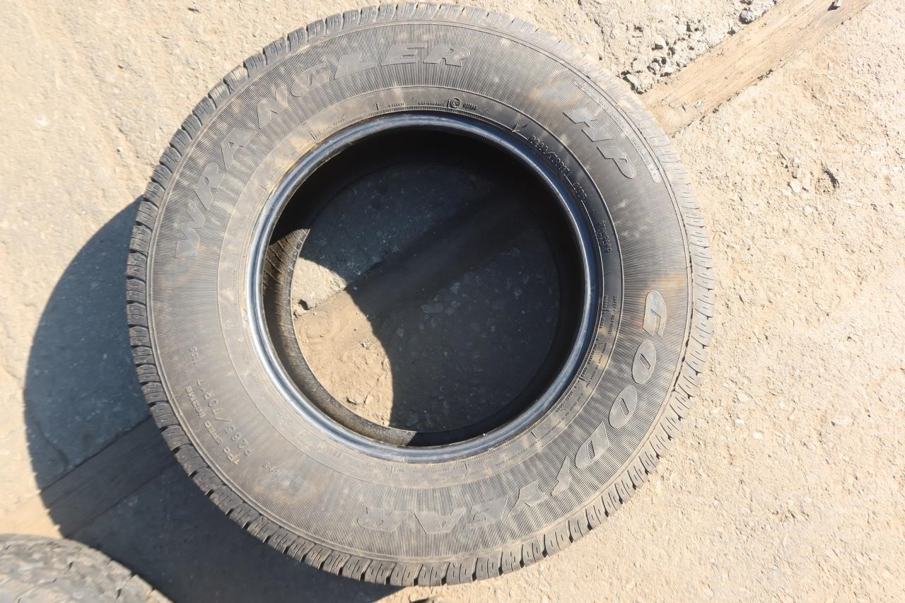 Goodyear Wrangler HP P265-70R17 Single Tire