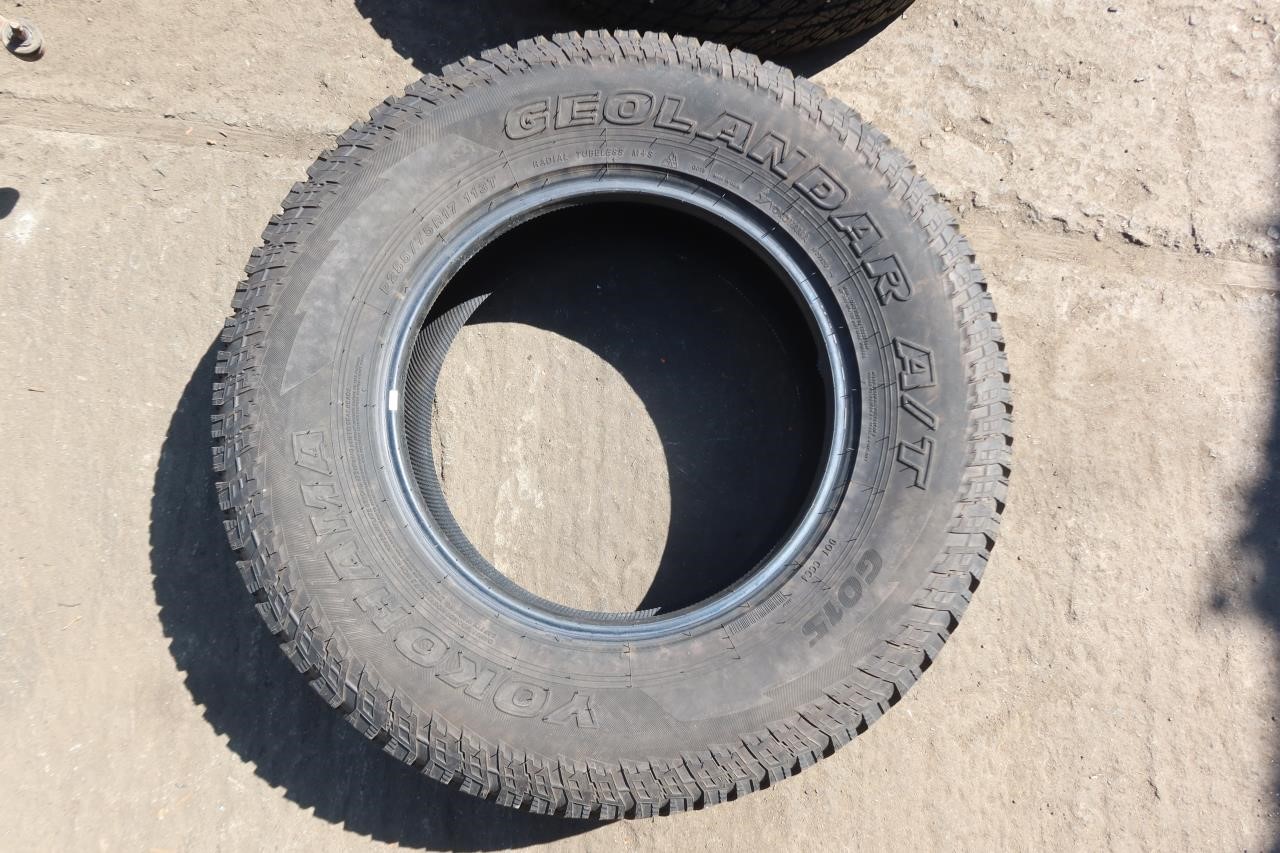 Yokohama Geolander A/T 255/75R17 Single Tire