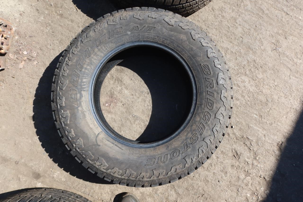 Bridgestone Dueler AT 245/75R17 Single Tire