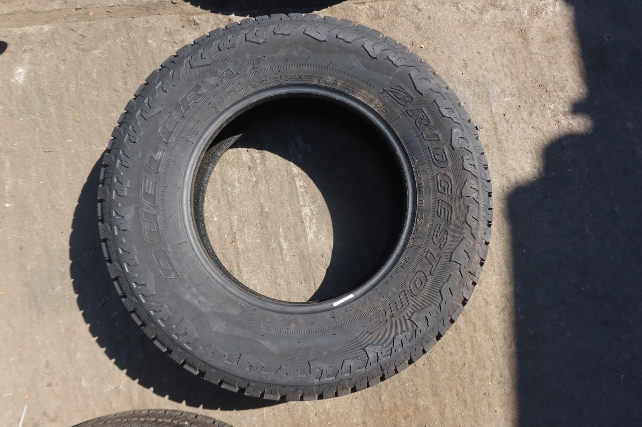 Bridgestone Dueler A/T 245/75R17 Single Tire