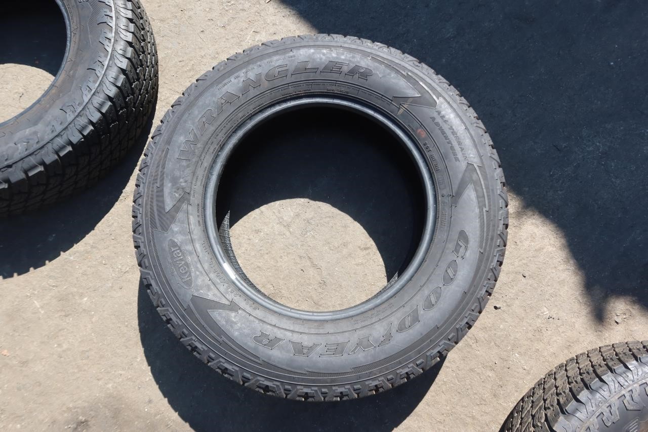 Wrangler Goodyear 255/70R18 Single Tire