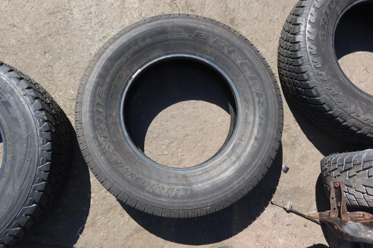 Bridgestone Dueler H/T 245/75R17 Single Tire