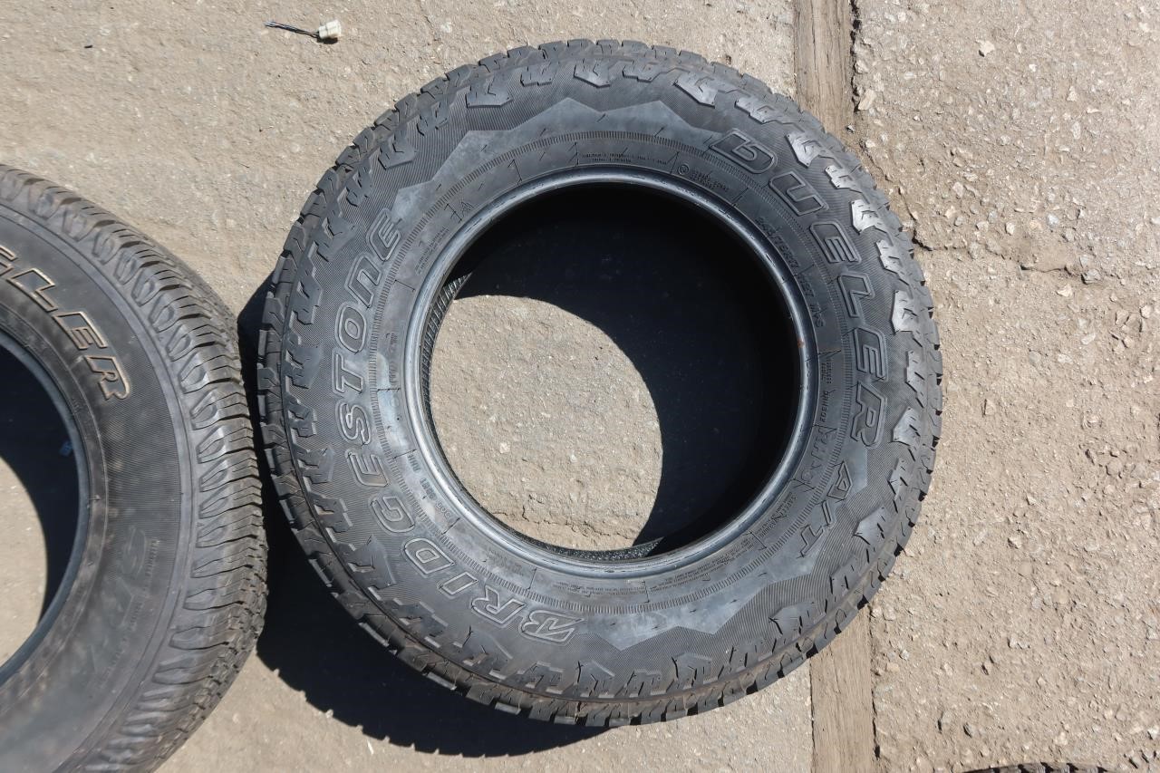 Bridgestone Dueler A/T 245/75R17 Single Tire