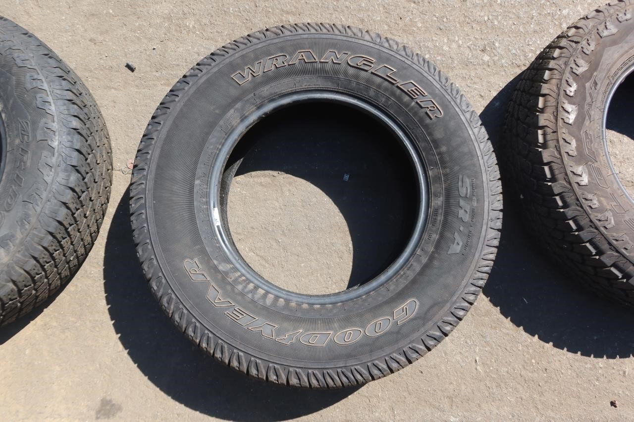 Wrangler Goodyear 255/75R17 Single Tire