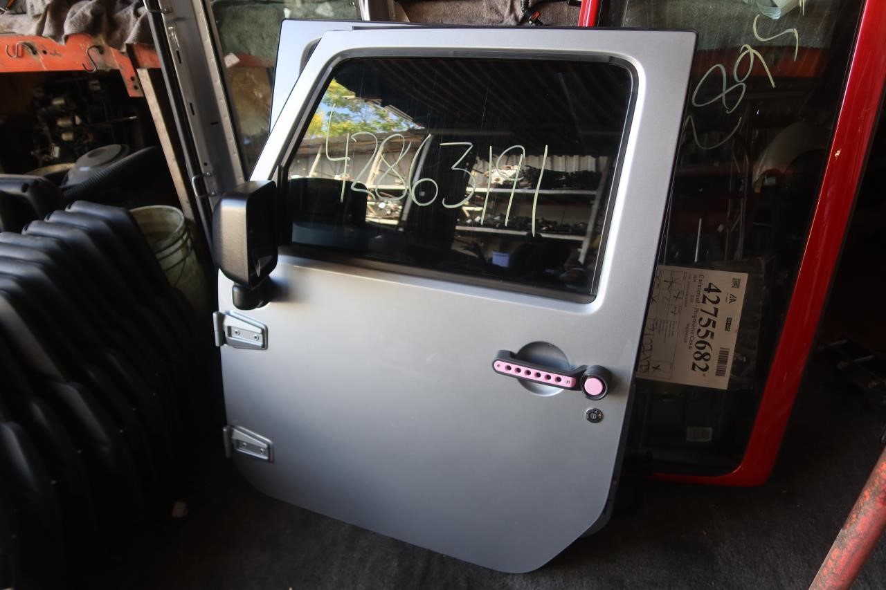 2011-2018 Jeep Wrangler JK JKU OEM Front Left Driver Door PSC 68079597