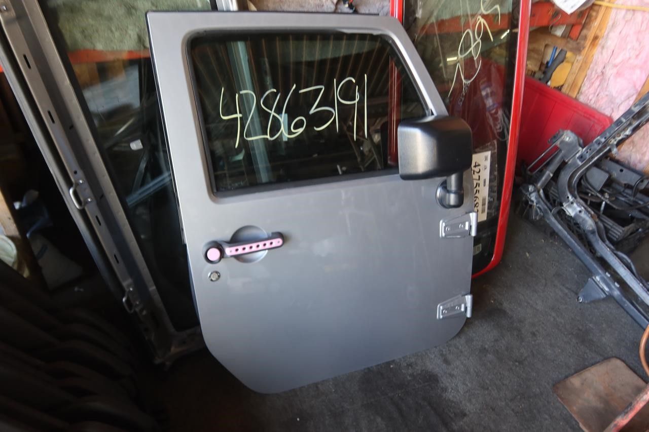 2011-2018 Jeep Wrangler JK JKU OEM Front Right Passenger Door PSC 68079596