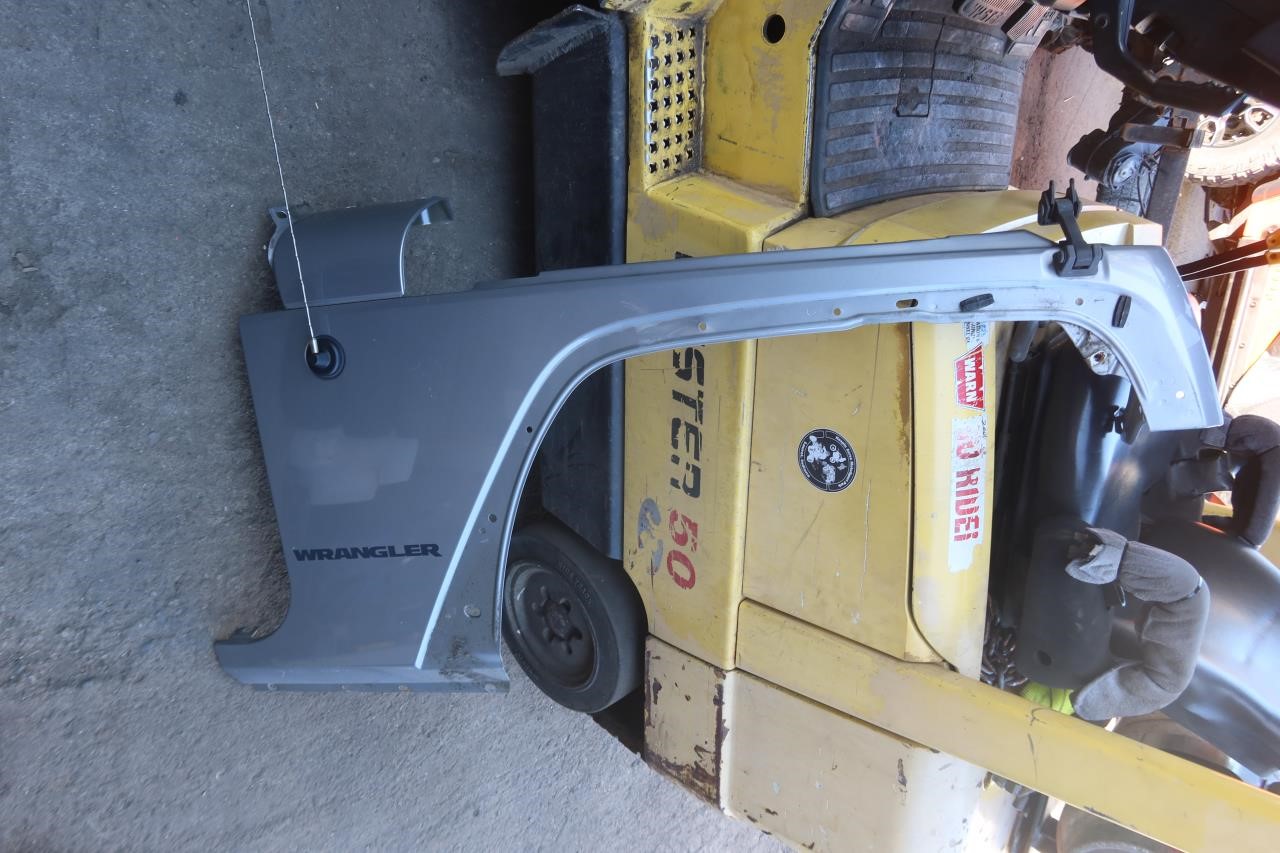 2007-2018 Jeep Wrangler JK OEM Front RH Passenger Fender 68029992