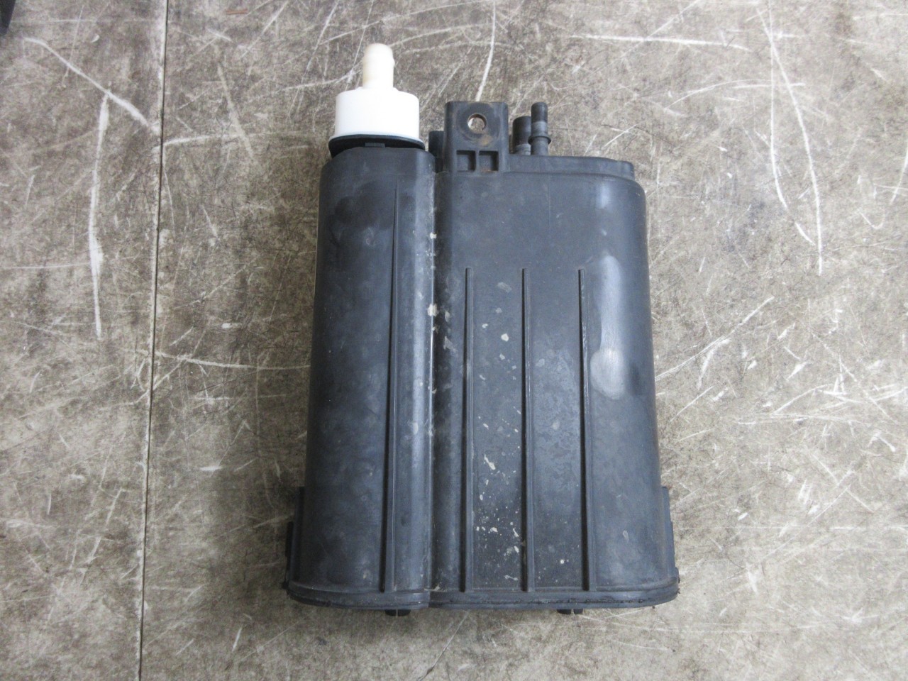 12-2018 Jeep Wrangler JK OEM Fuel Vapor Evap Evaporator Canister 05147082