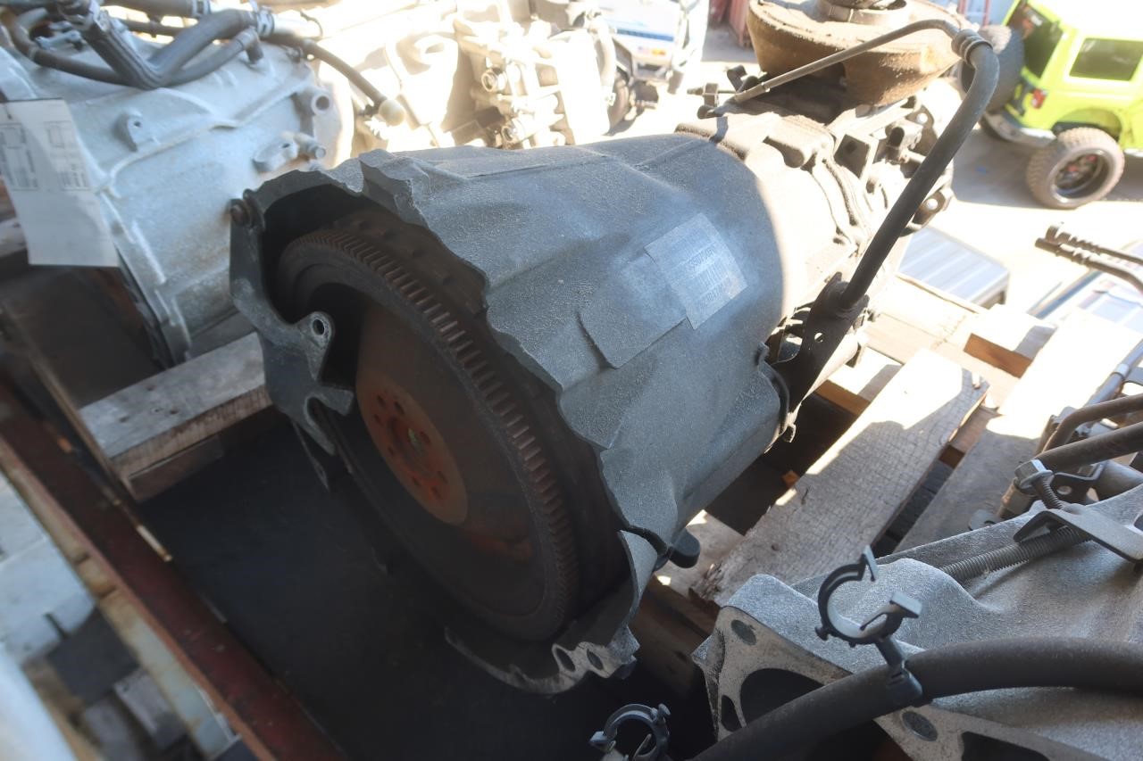 2007-2010 Jeep Wrangler JK 3.8L OEM Manual Transmission FOR PARTS 52104741