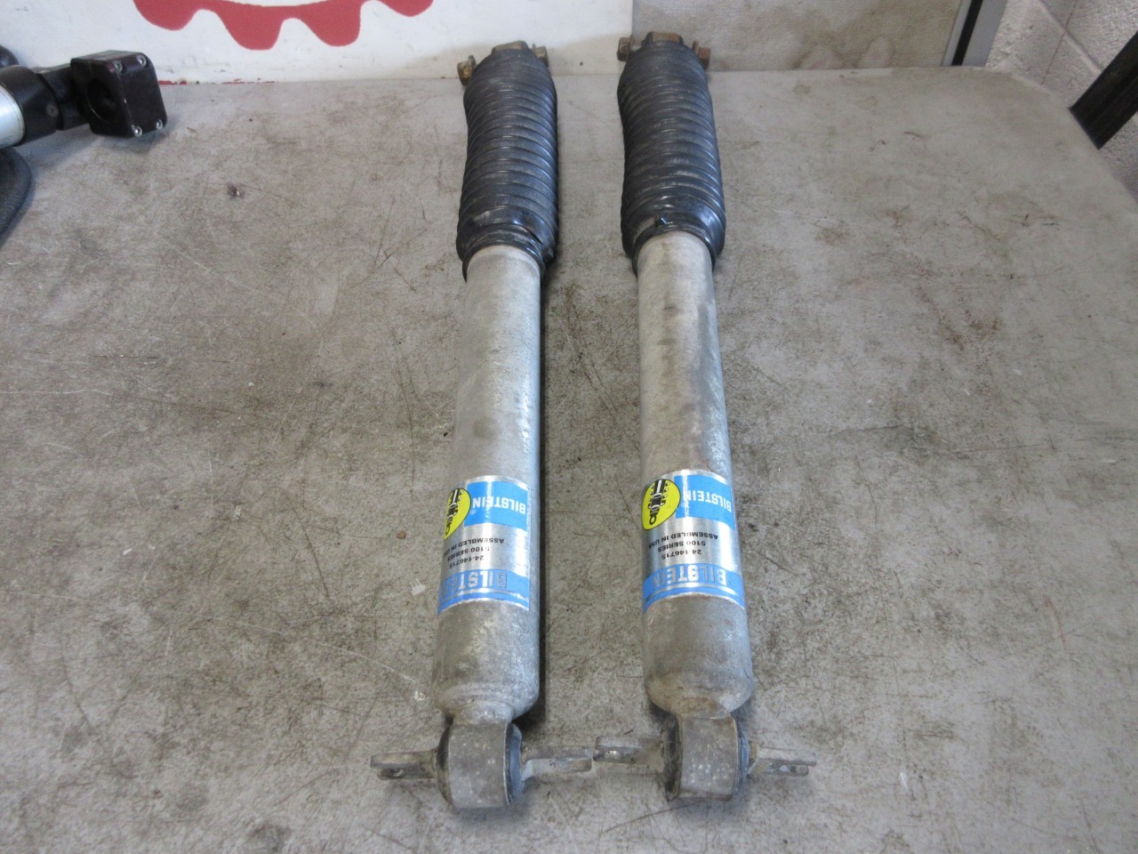 07-18 Wrangler JK OEM B8 5100 Series Suspension Shock Absorbers Pair 