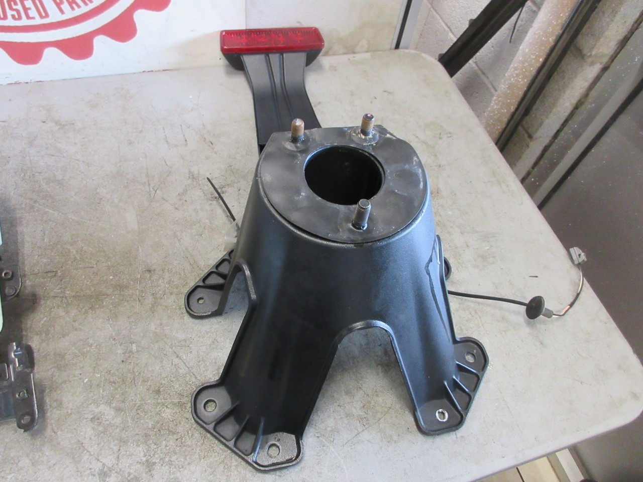 2007-2018 Jeep Wrangler Jk OEM Spare Tire Carrier w/ Brake Light 55397217