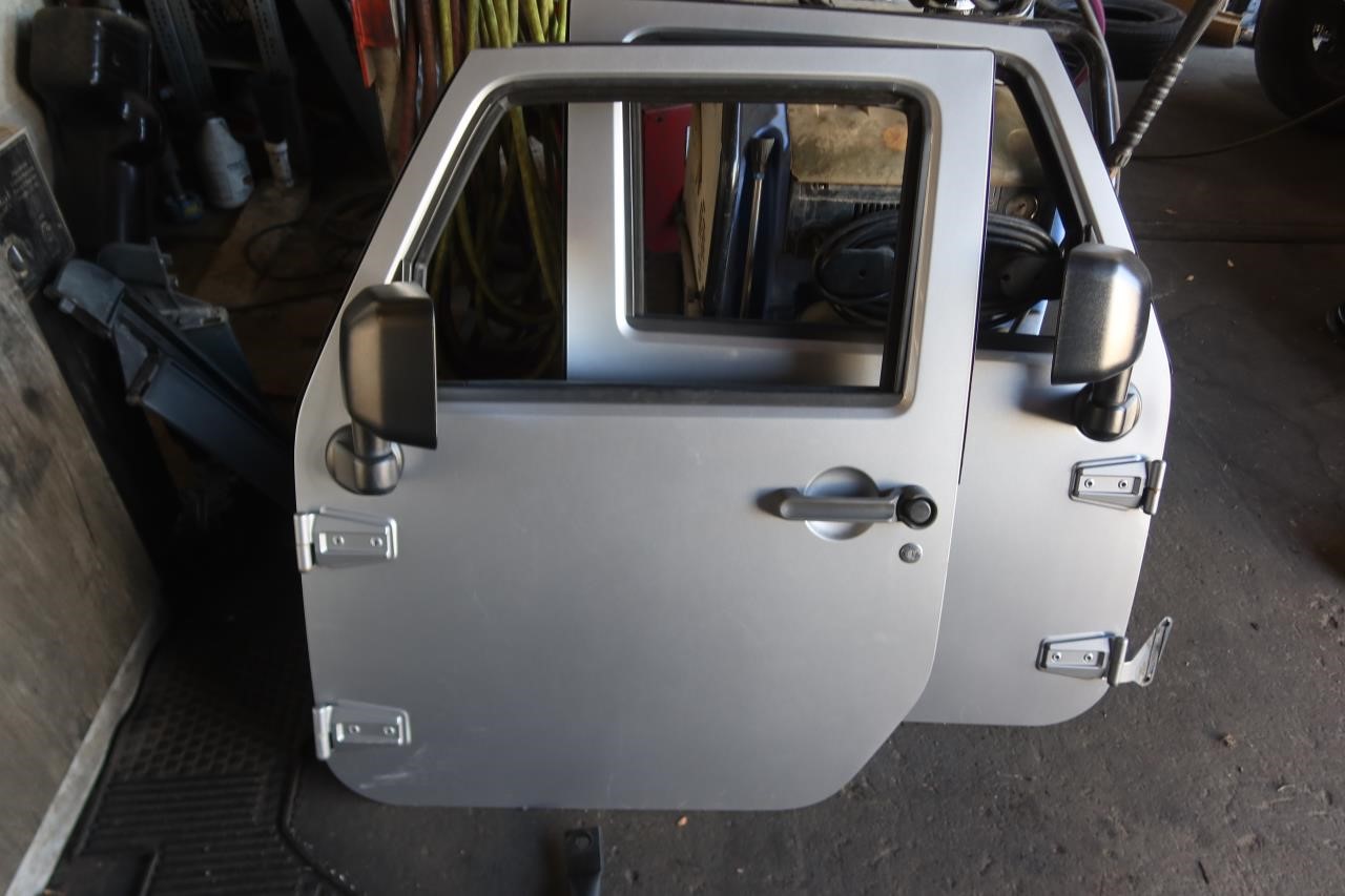 2011-2018 Jeep Wrangler JK JKU OEM Front Left Driver Door PSC 68079597