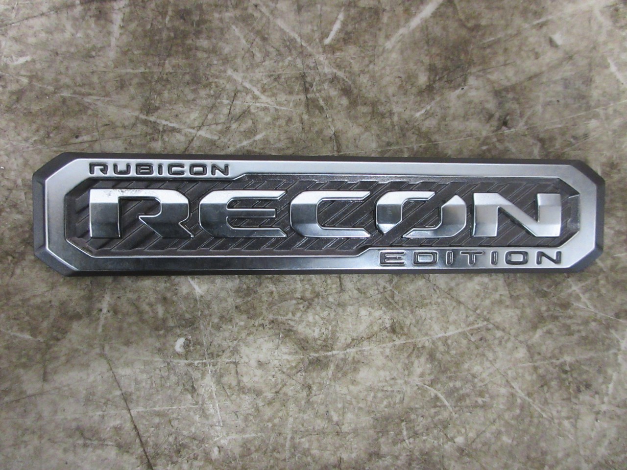 2017-2020 Jeep Wrangler JK/JL Rubicon Recon Edition Nameplate 68299027