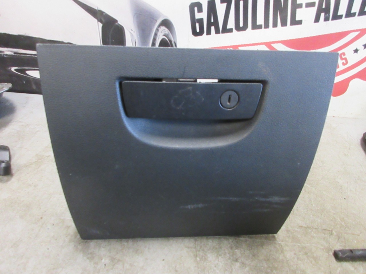 2007-2018 Jeep Wrangler JK JKU OEM Black Interior Glove Box Compartment Assembly