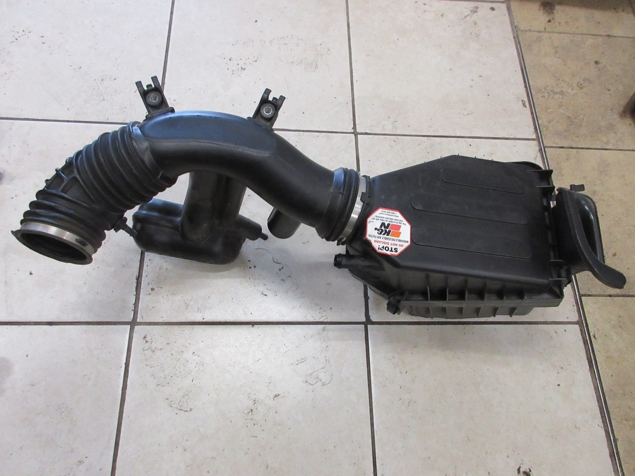 2012-2018 Jeep Wrangler JK OEM Air Intake Cleaner Box Tube Assembly 04627063