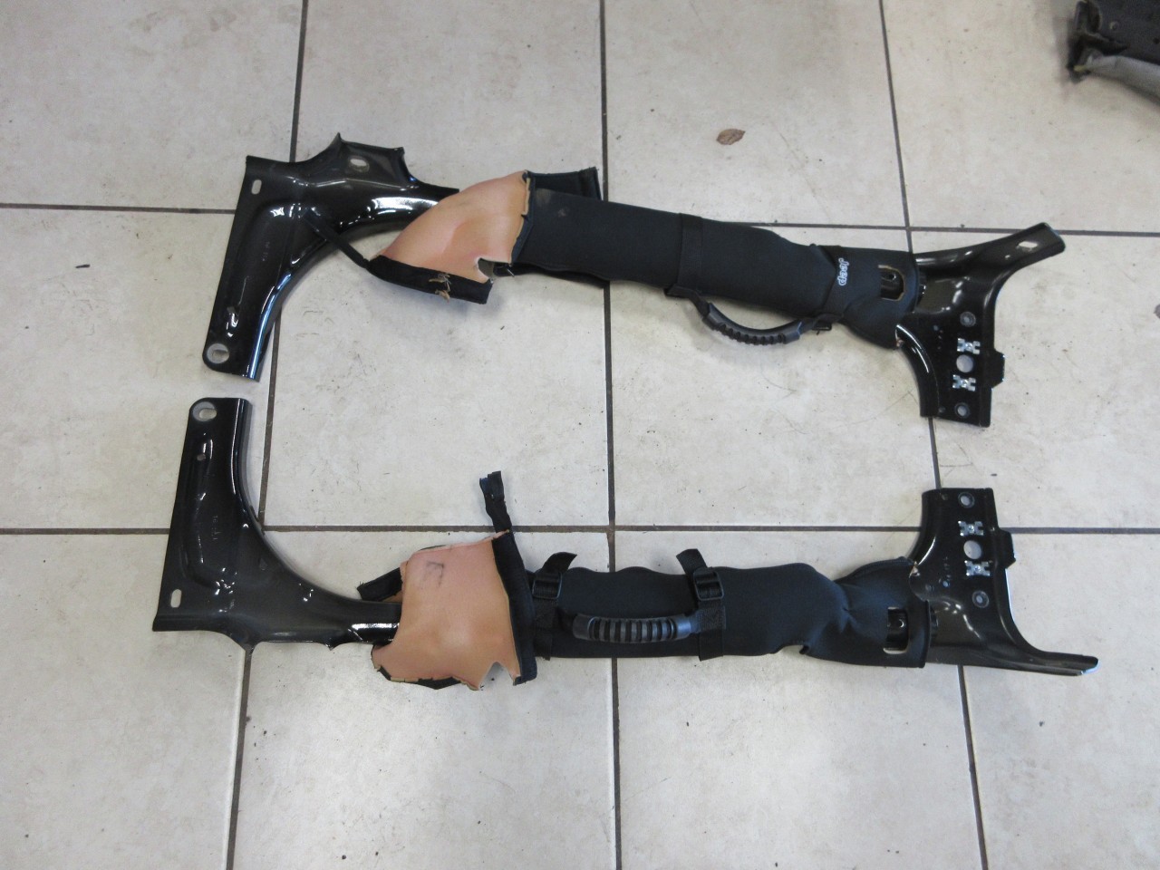 2007-2018 Jeep Wrangler JK JKU OEM Roll Bar-Side Rails 55395480AK 55395481AK