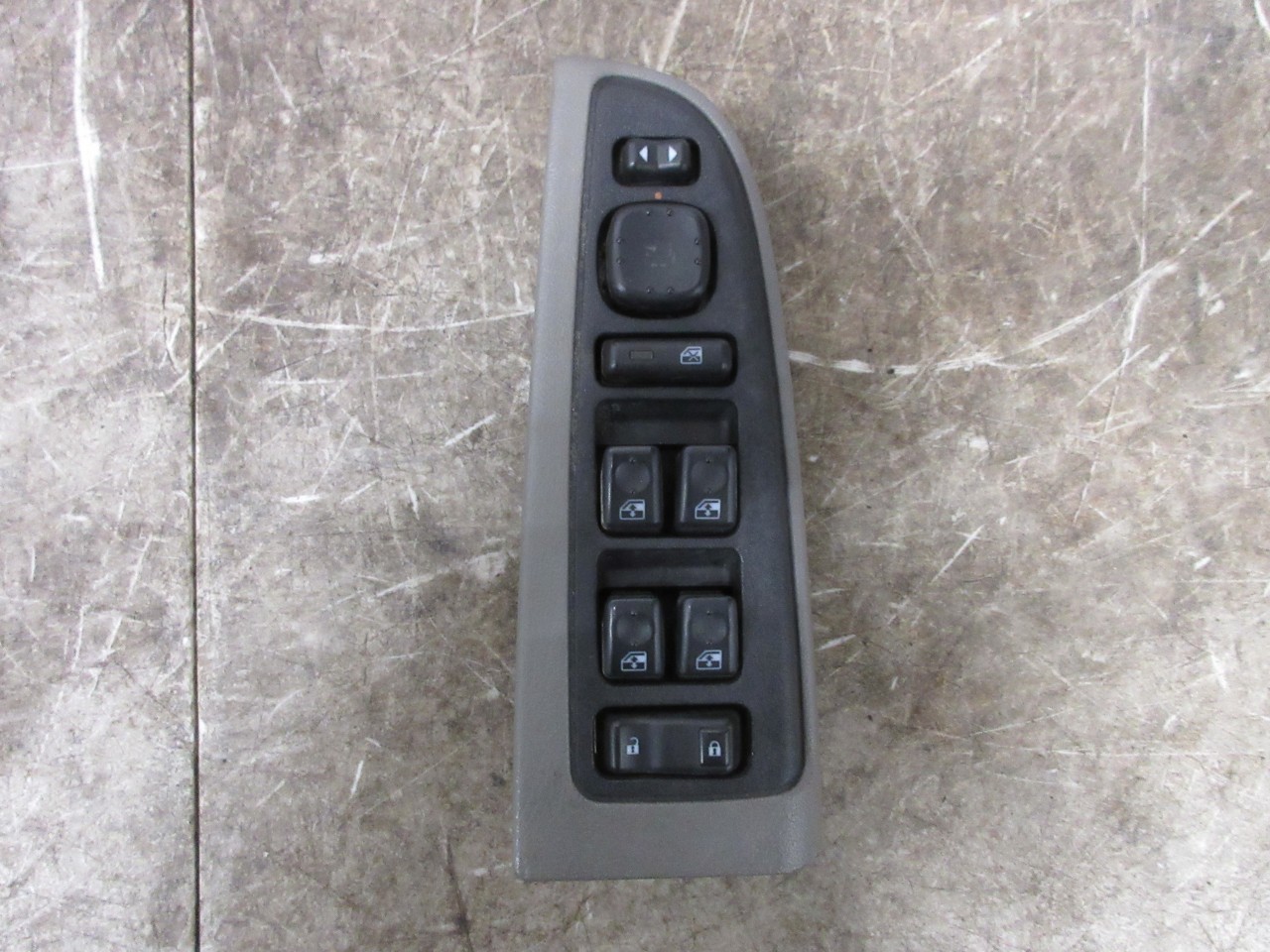 03-06 Chevy Silverado Sierra Tahoe LH Driver Master Window Switch 10398565