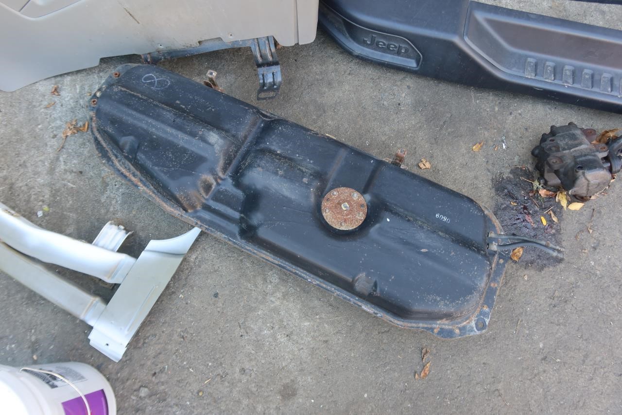 Subaru Sambar OEM Fuel Tank Assembly w/ Sending Unit 