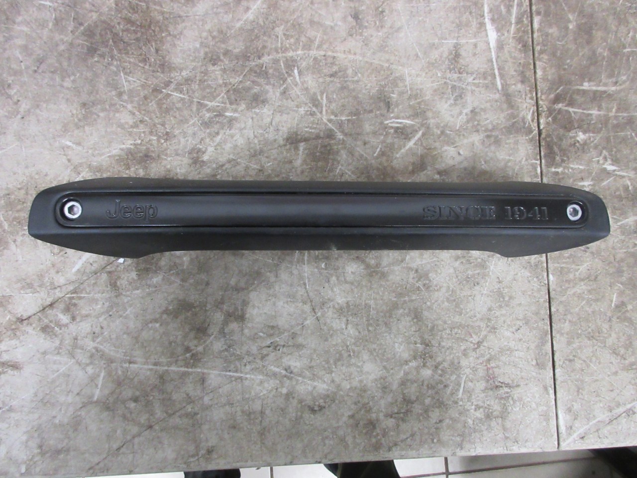 2011-2018 Jeep Wrangler 1941 Edition Dashboard Glovebox Grab Bar 1SU89DX9AB