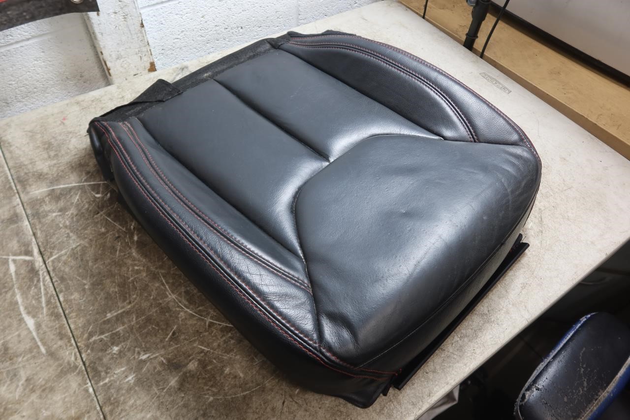 2013-2018 Jeep Wrangler JK Rubicon OEM Front RH Seat Cushion Bottom